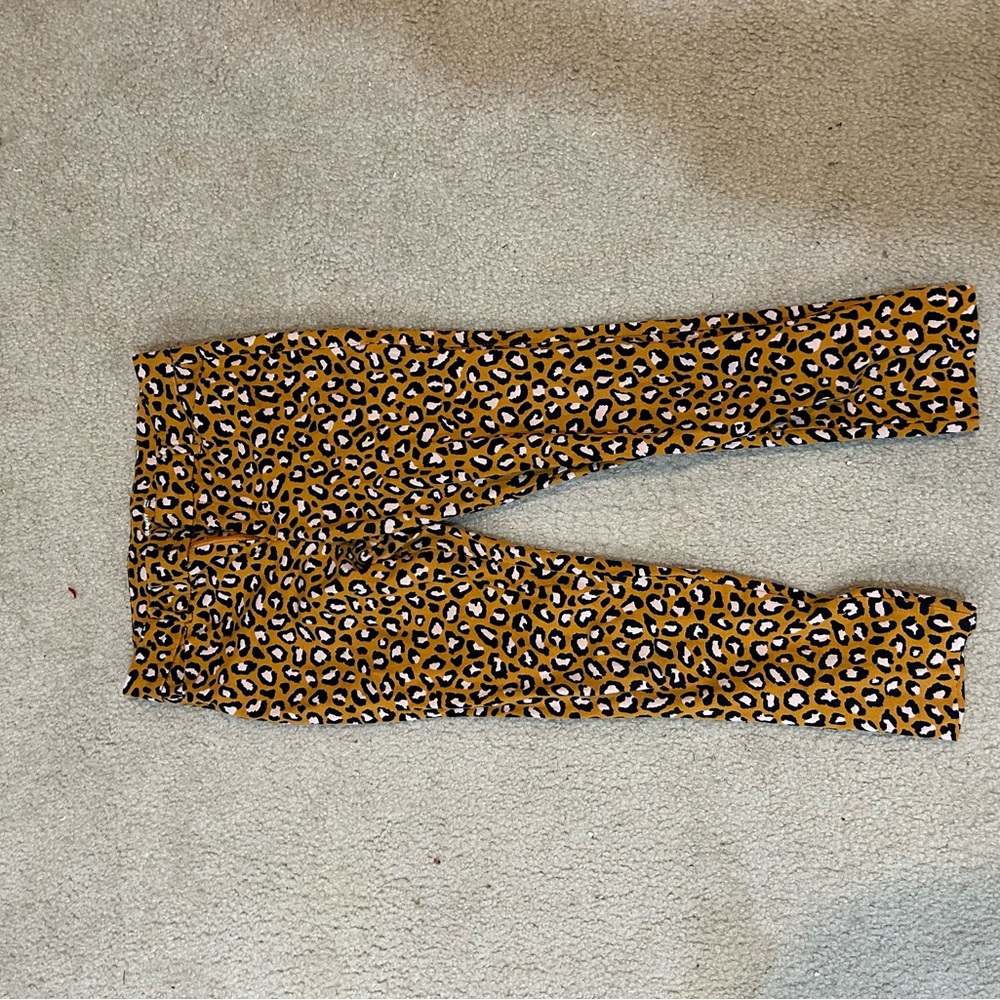 Pack of 3 fun pixie pants - size 6 from Old Navy